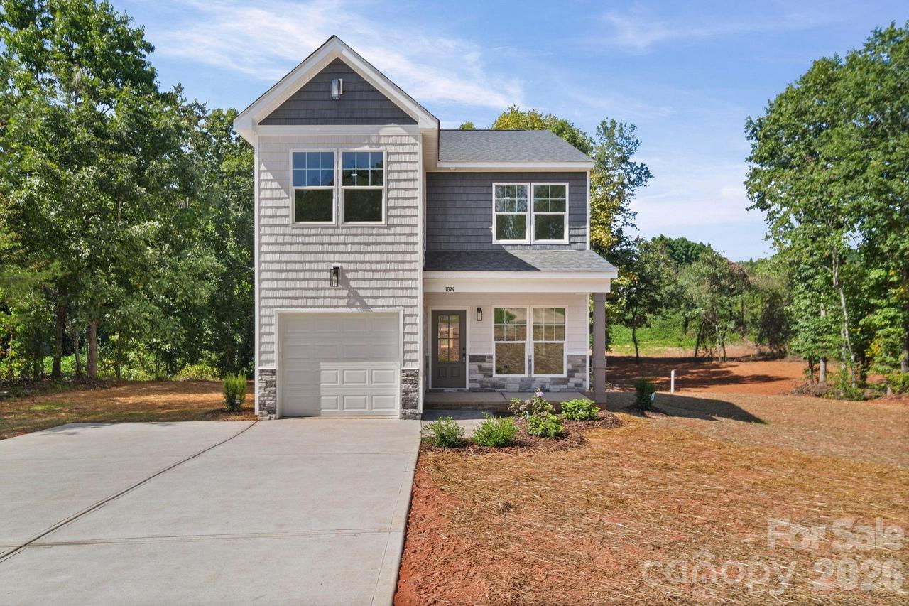 1074 Lyndsey Brook Ct., Lincolnton, NC 28092