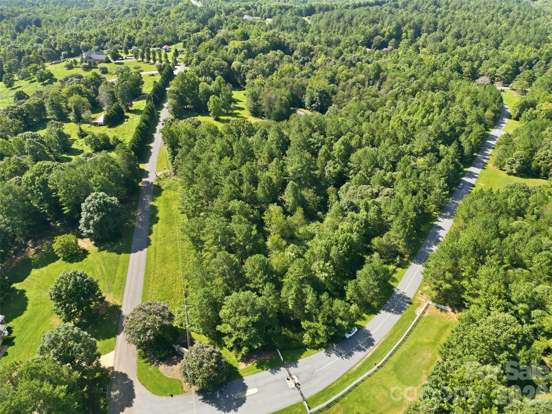 113 Gardner Point Dr., Stony Point, NC 28678