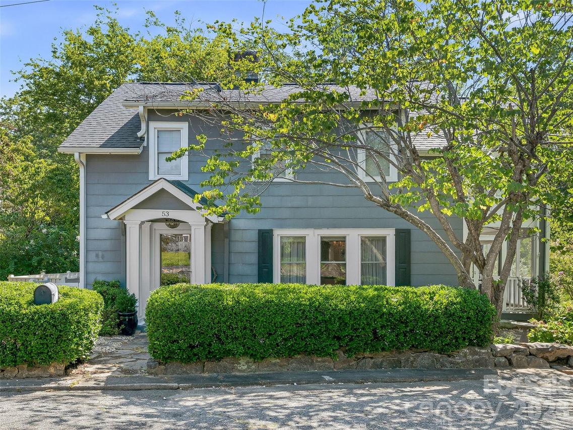 53 Lyncourt Dr., Tryon, NC 28782