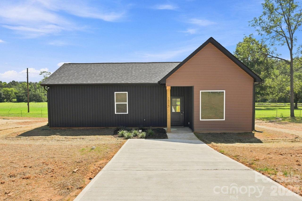1515 Robin Rd., Newton, NC 28658