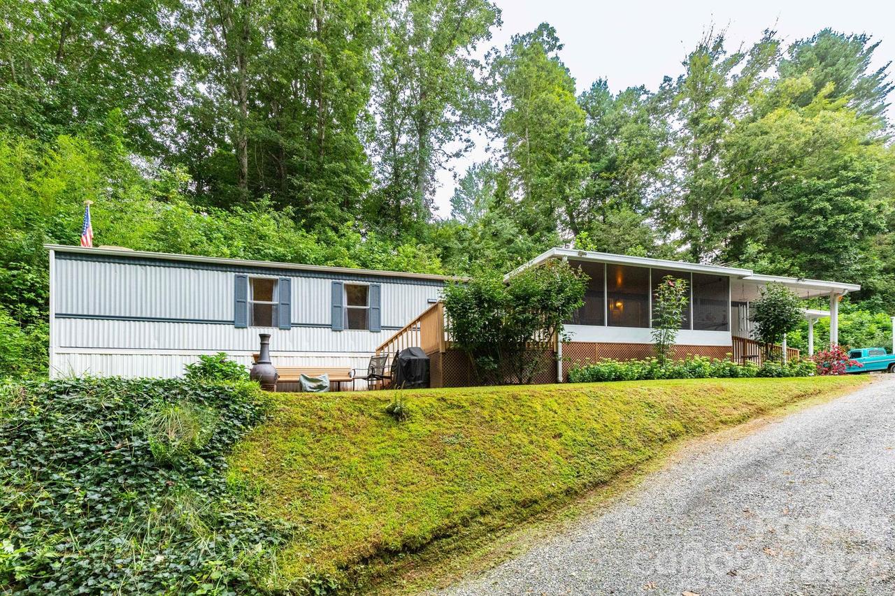 48 Melissa Ln., Leicester, NC 28748