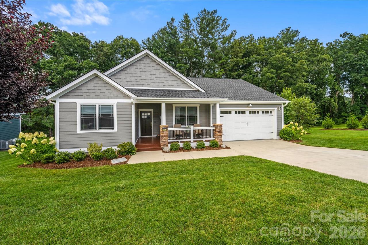 202 Windy Acres Knoll Dr., Hendersonville, NC 28792