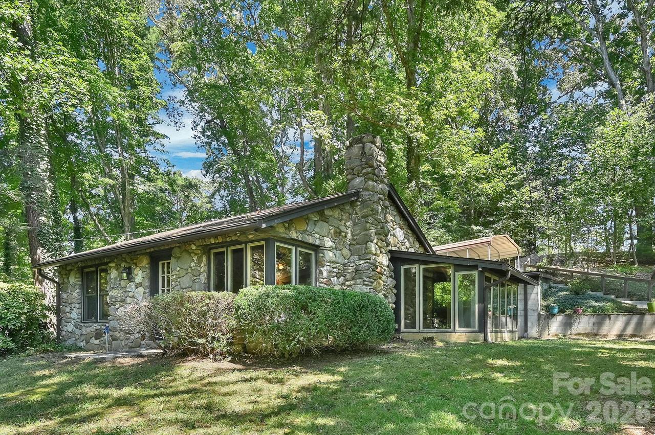 26 Candler School Rd., Candler, NC 28715