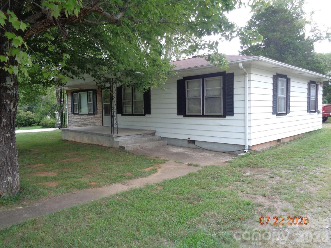 3181 & 3177 Morganton Blvd., Lenoir, NC 28645
