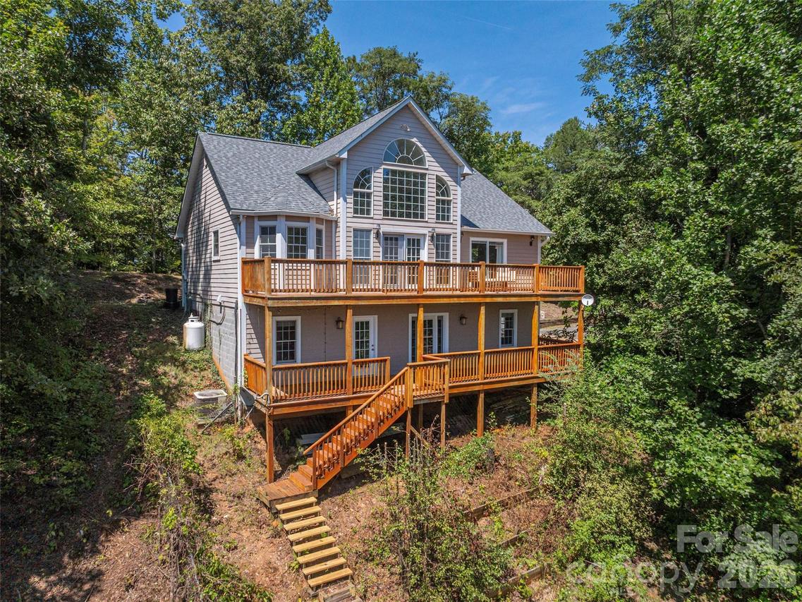 499 Match Point, Sylva, NC 28779