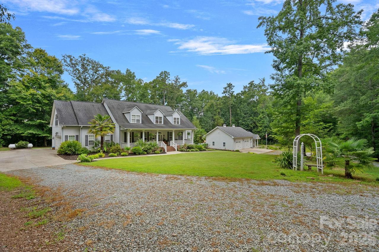 3850 Oakdale Rd., Charlotte, NC 28216