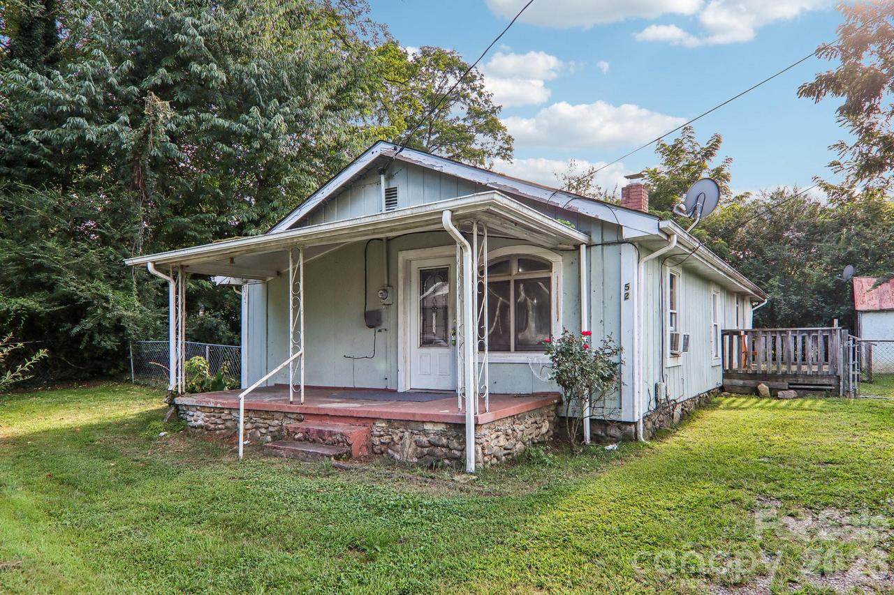 52 Clay St., Waynesville, NC 28786