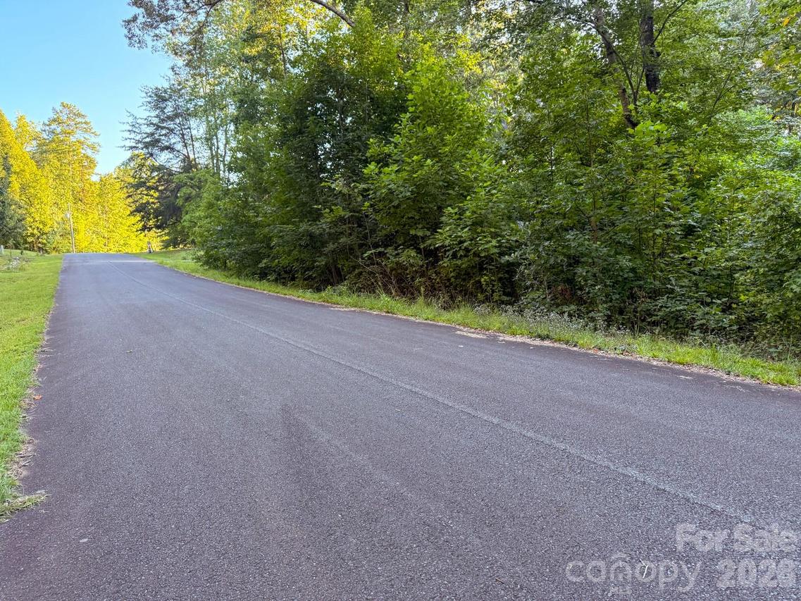 656 Pinelake Dr., Troy, NC 27371