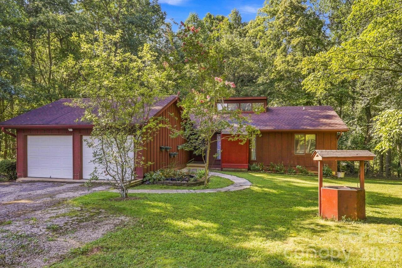 51 Rising Meadow Ln., Mills River, NC 28759