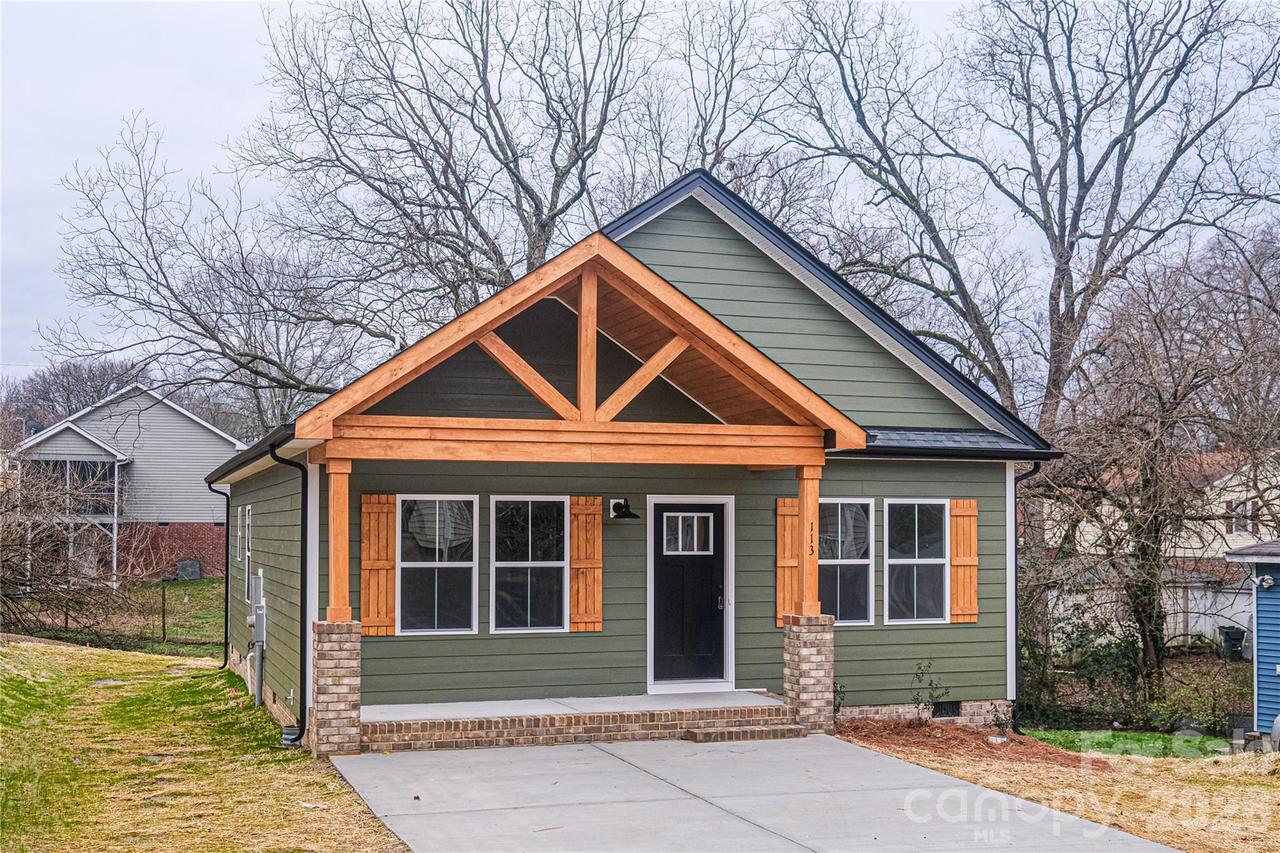 113 Chestnut Dr., Concord, NC 28025