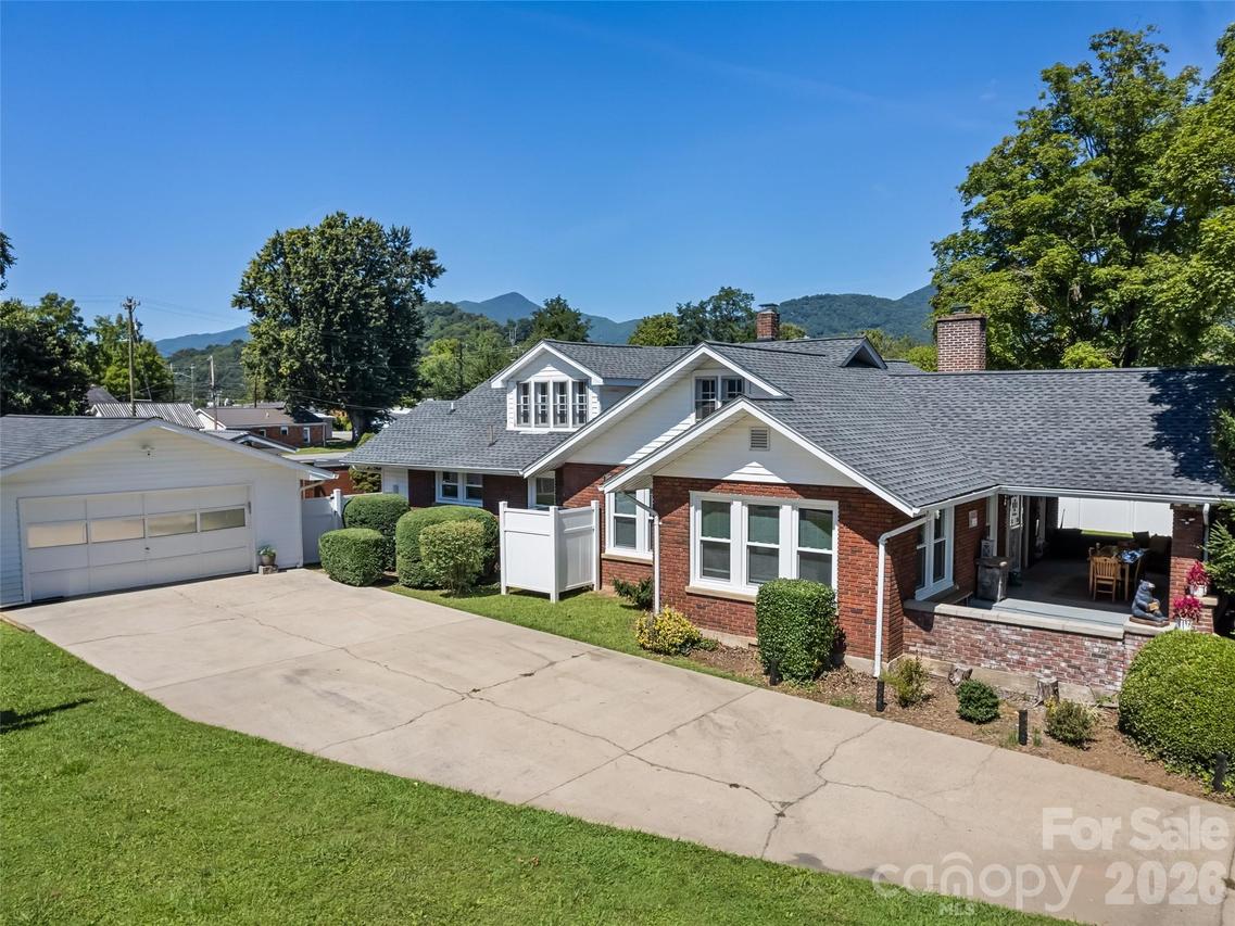 50 Epsom St., Waynesville, NC 28786