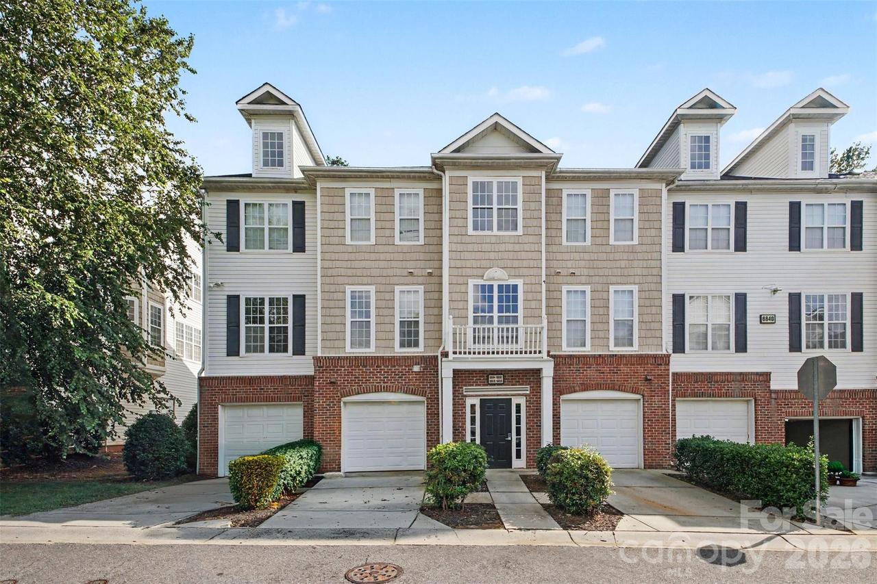6858 Park Place Dr., Charlotte, NC 28262
