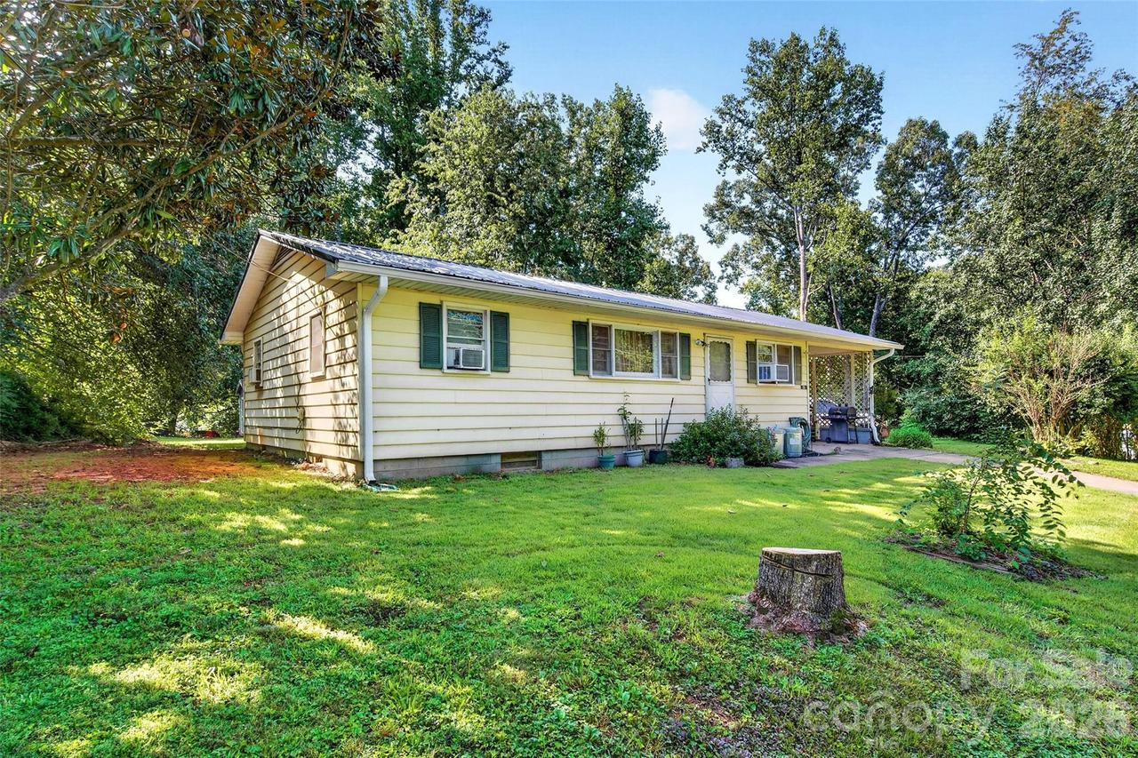 55 Edwards Dr., Nebo, NC 28761