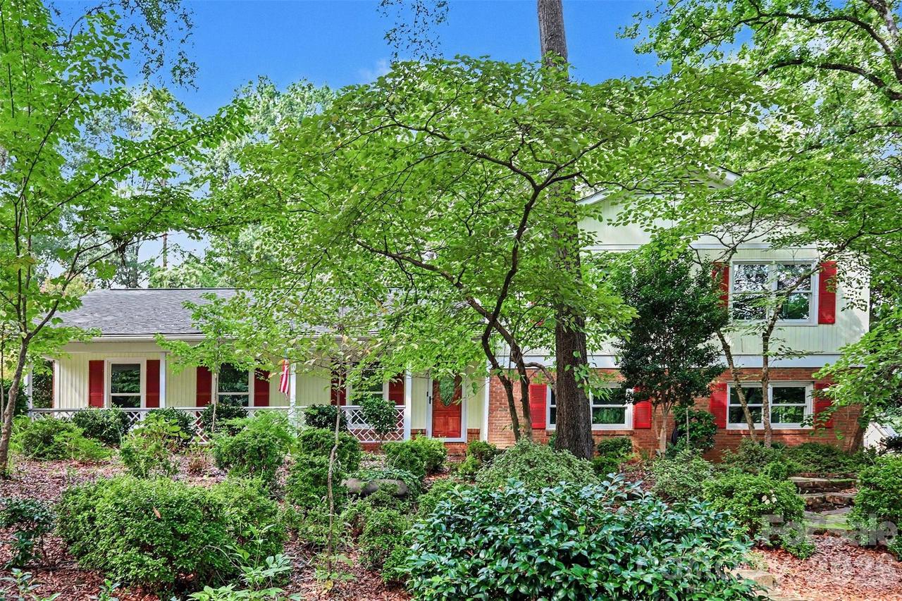 6122 Yellowood Rd., Charlotte, NC 28210