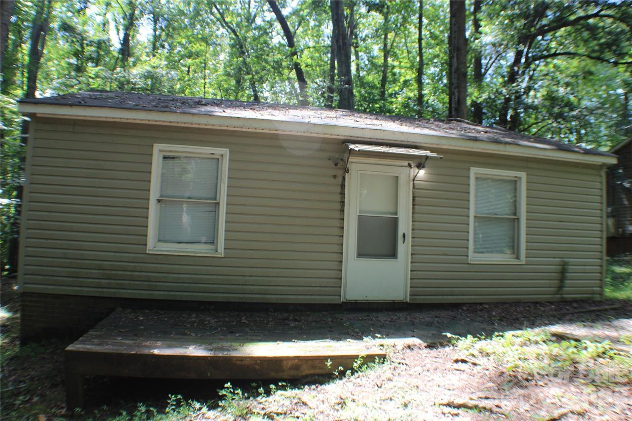 6804 Glover Ln., Stanley, NC 28164