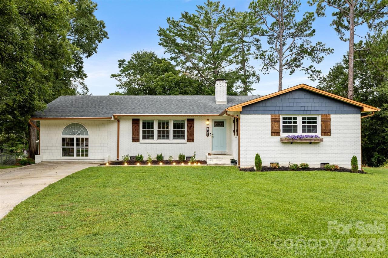 821 Normandy View St., Gastonia, NC 28052