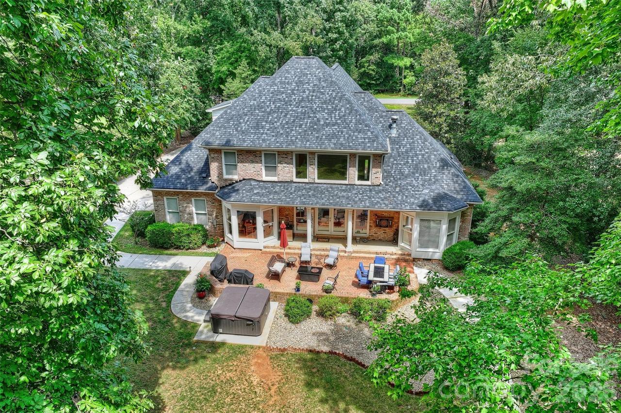 155 Pearl Bay Dr., New London, NC 28127