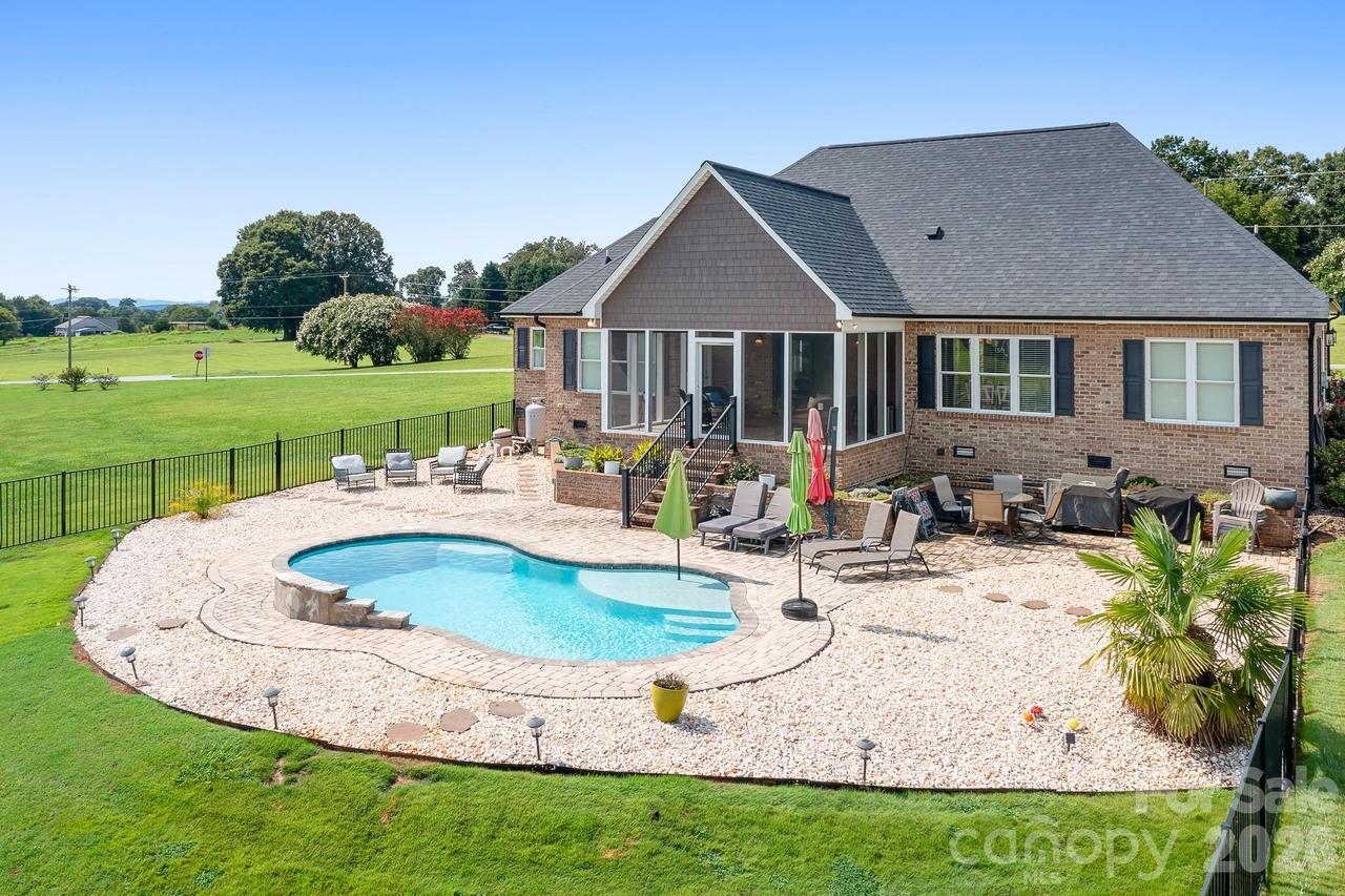 2261 Eva Ct., Lincolnton, NC 28092