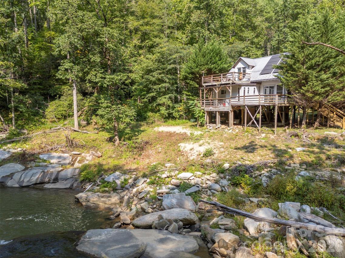 1008 Hardison Falls Tr., Hendersonville, NC 28792
