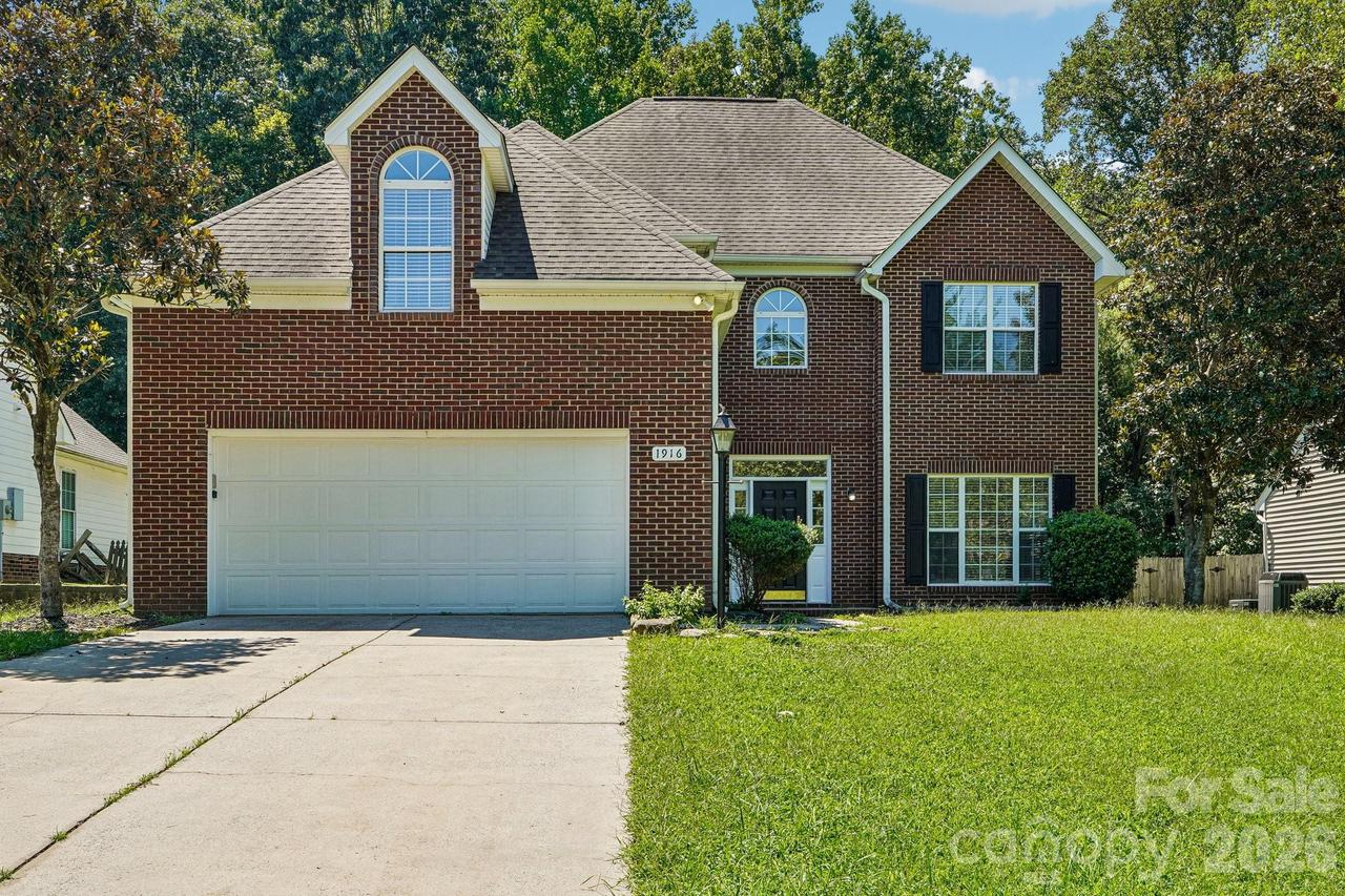 1916 Wilrose Pl., Matthews, NC 28105