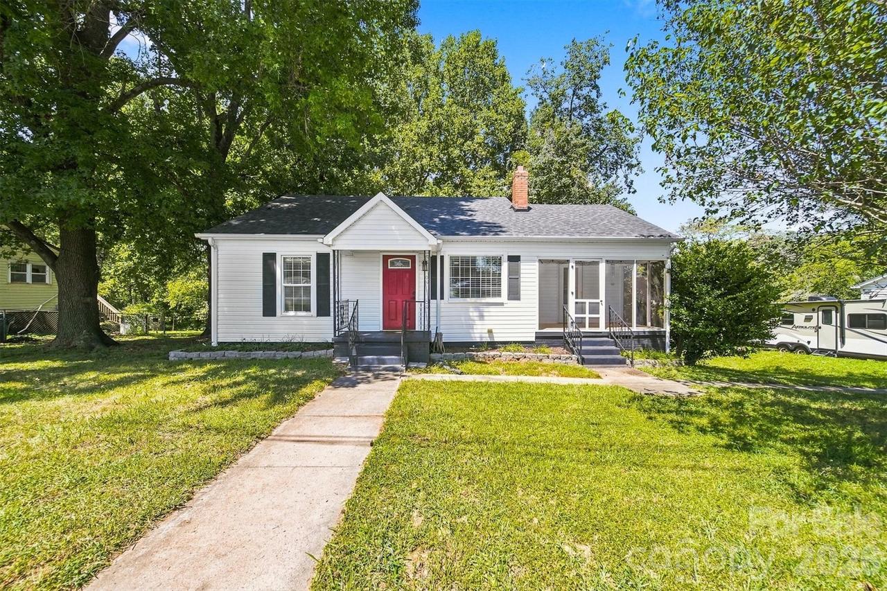 3226 Anderson St., Claremont, NC 28610