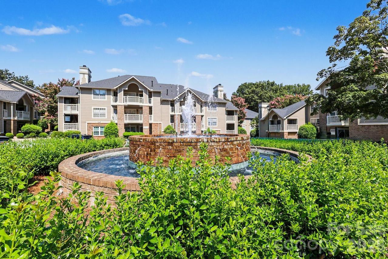 5009 Sharon Rd. #I, Charlotte, NC 28210