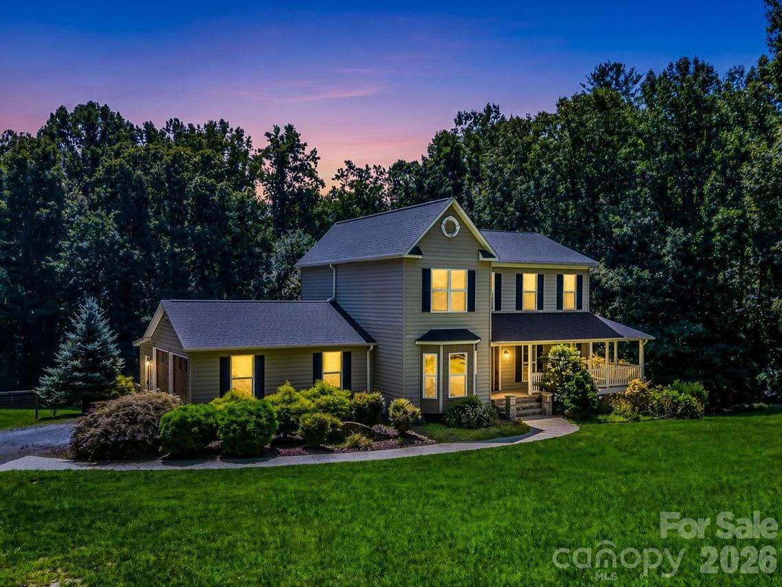 69 Ivy Ln., Fletcher, NC 28732