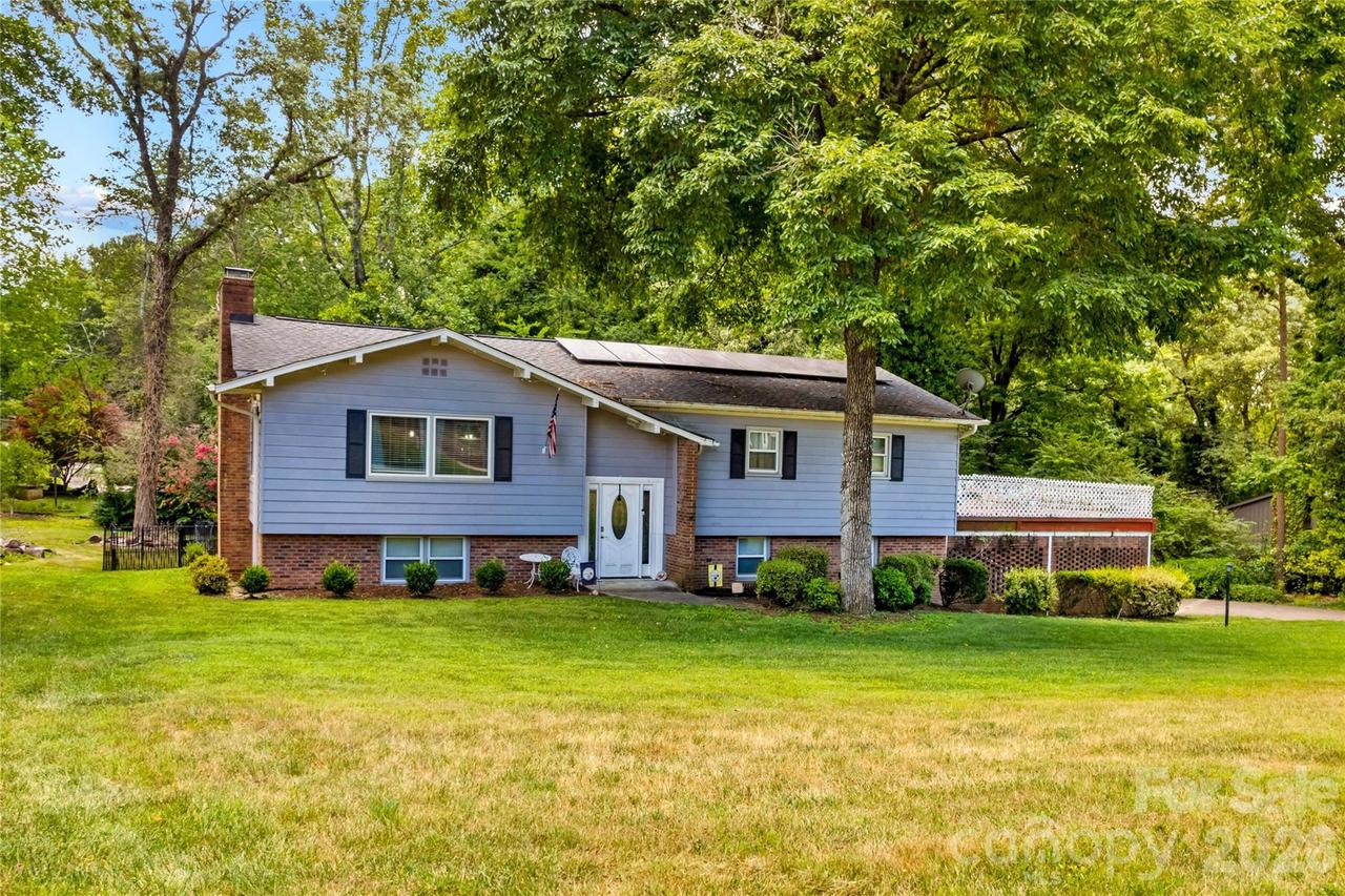 1130 24th Avenue Pl., Hickory, NC 28601