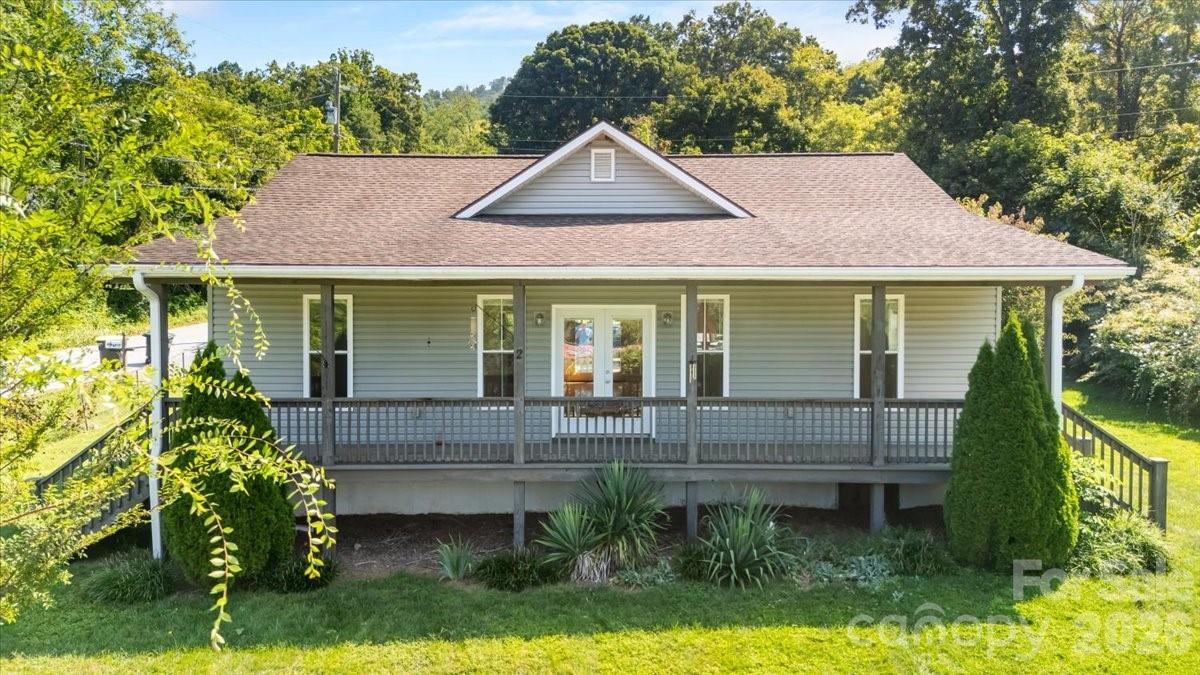 2 Elkmont Pl., Asheville, NC 28804