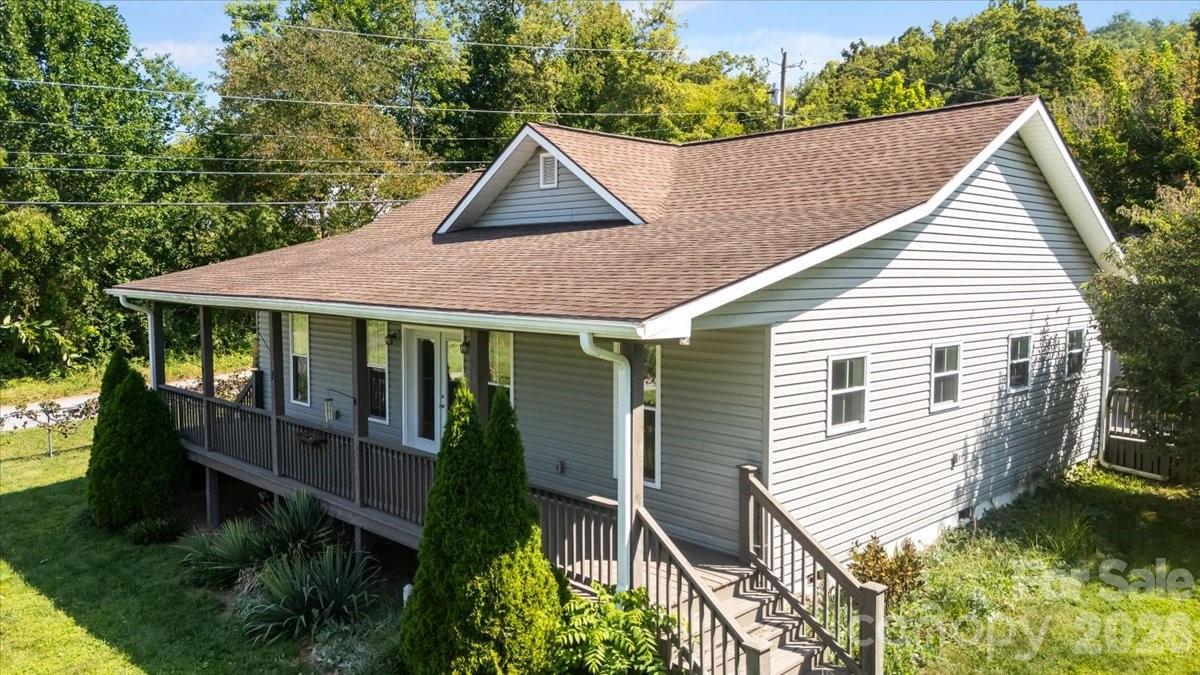 2 Elkmont Pl., Asheville, NC 28804