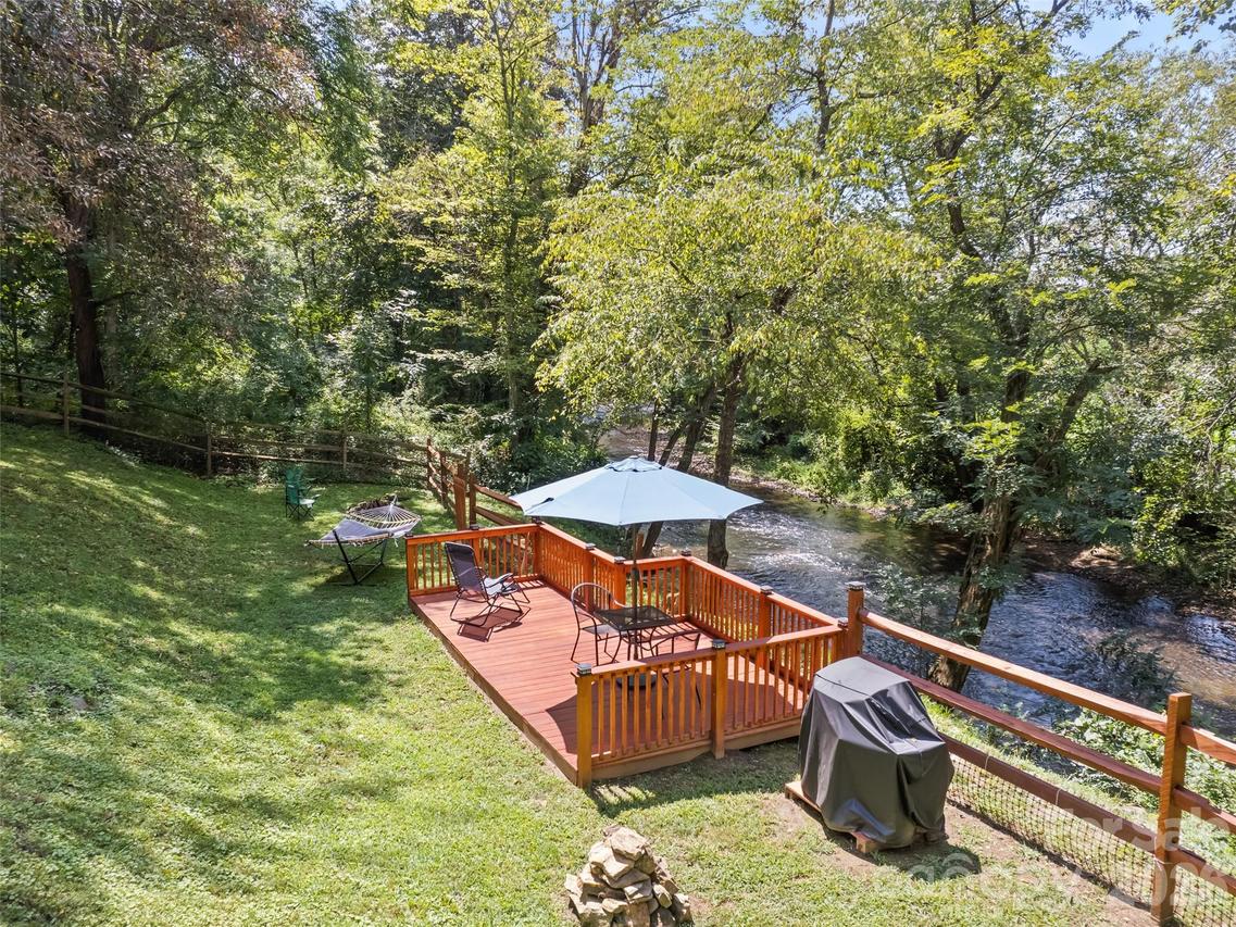 404 Loop Rd., Clyde, NC 28721