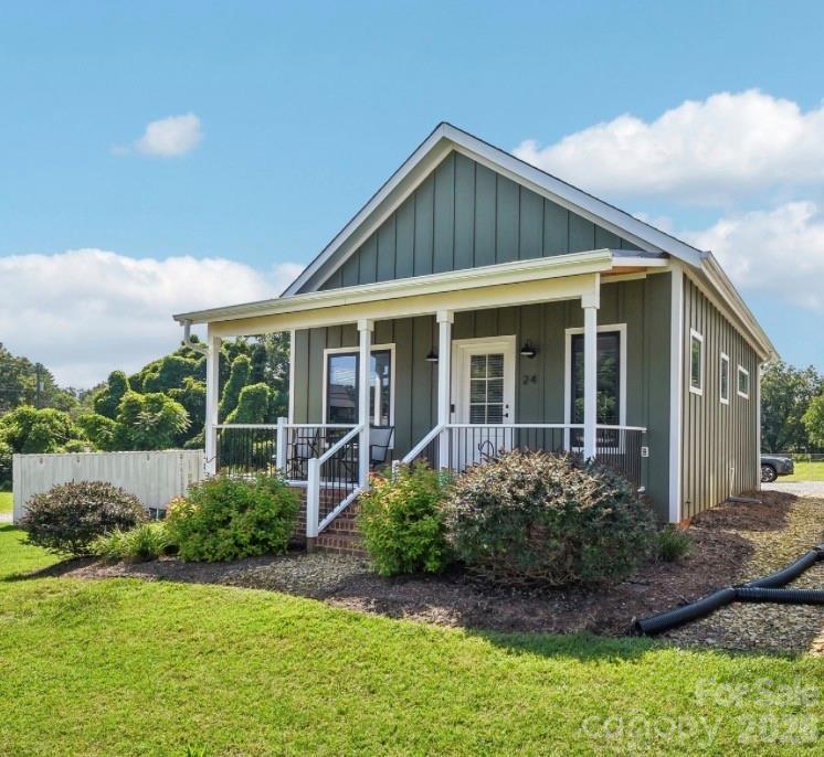 24 Cottage Ct., Granite Falls, NC 28630
