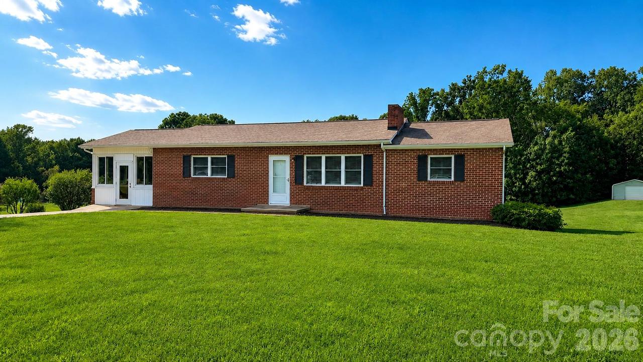 2372 Jamestown Rd., Morganton, NC 28655