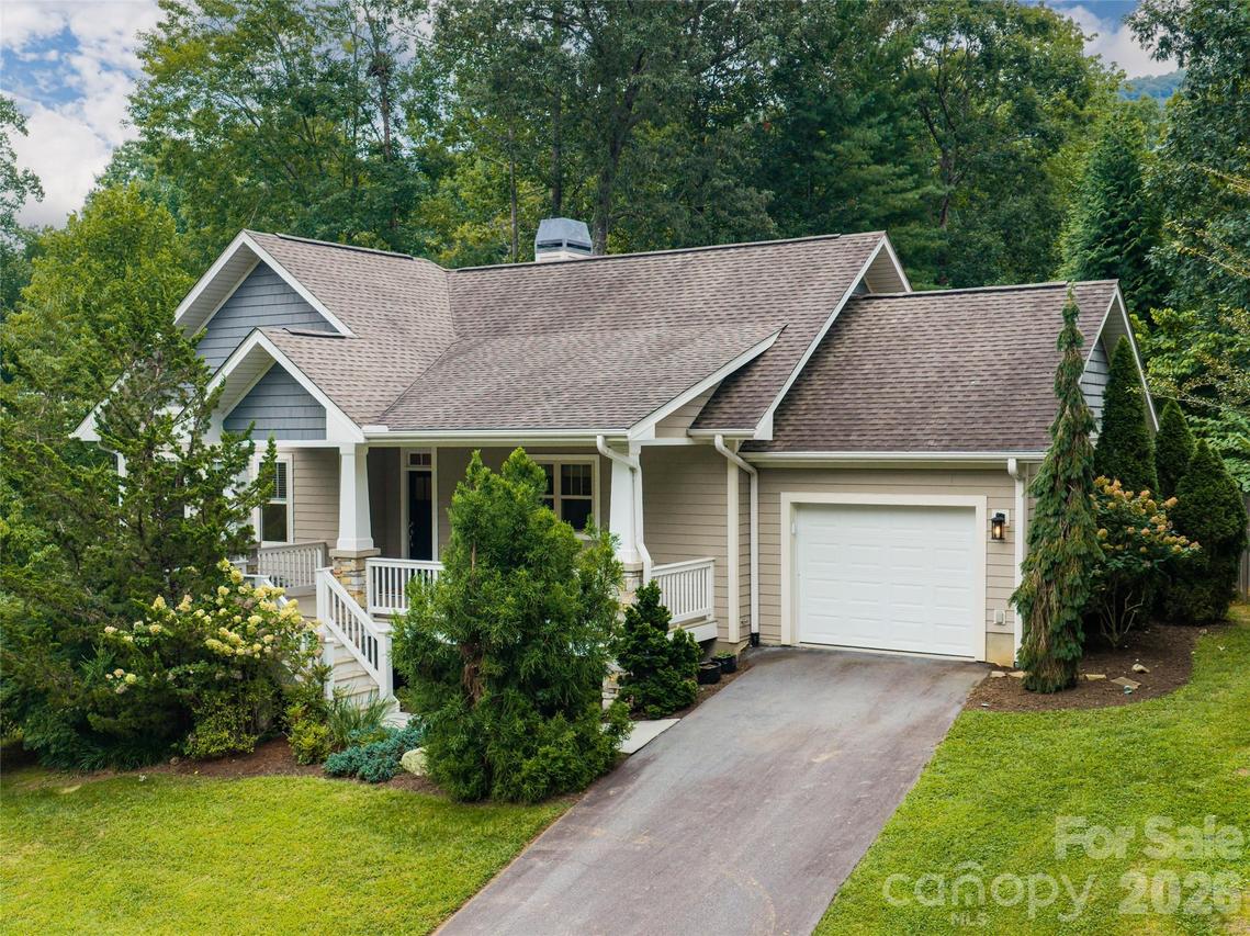 22 Sparkle Dun Dr., Biltmore Lake, NC 28715