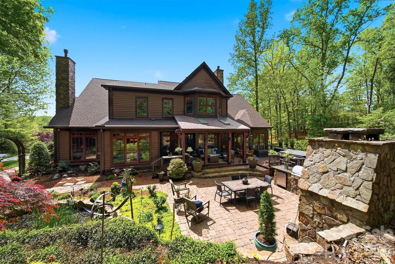 2748 Trent Dr., Conover, NC 28613