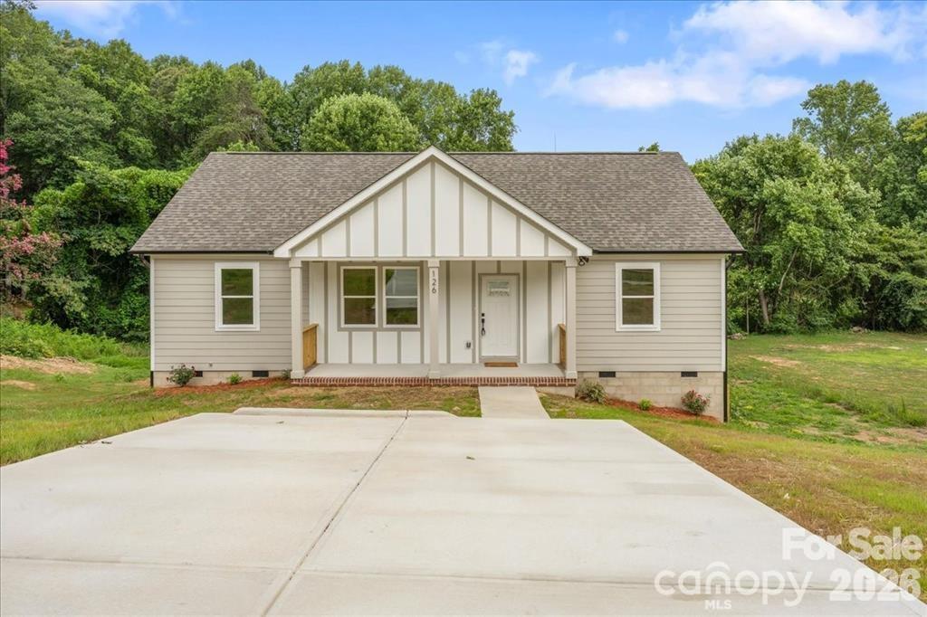 126 Aspen St., Yadkinville, NC 27055