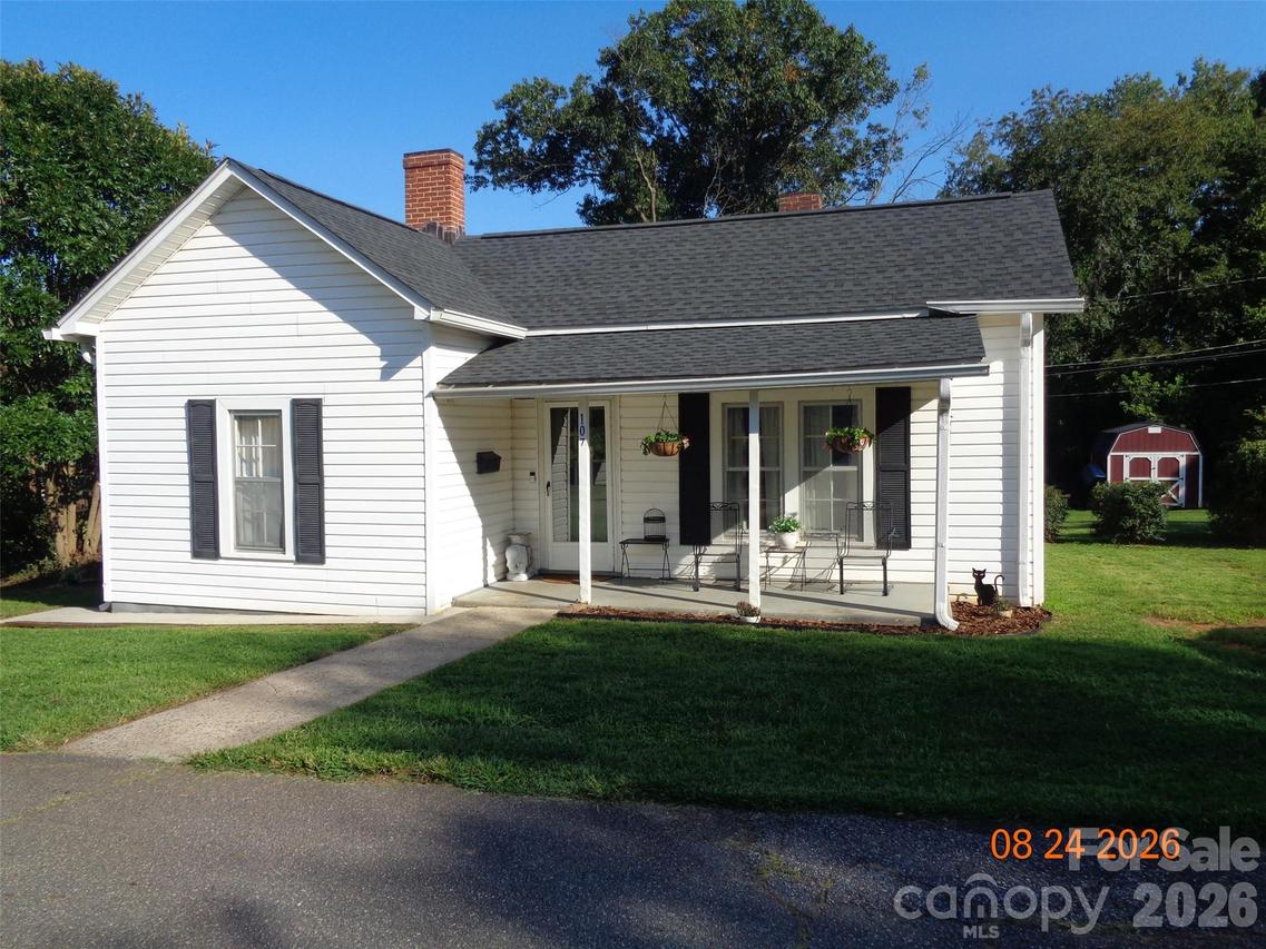 107 Bickett St., Morganton, NC 28655