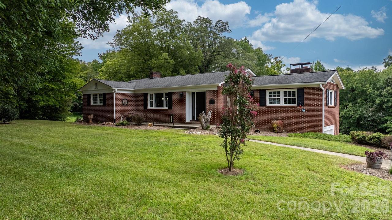 2210 19th Ave., Hickory, NC 28602
