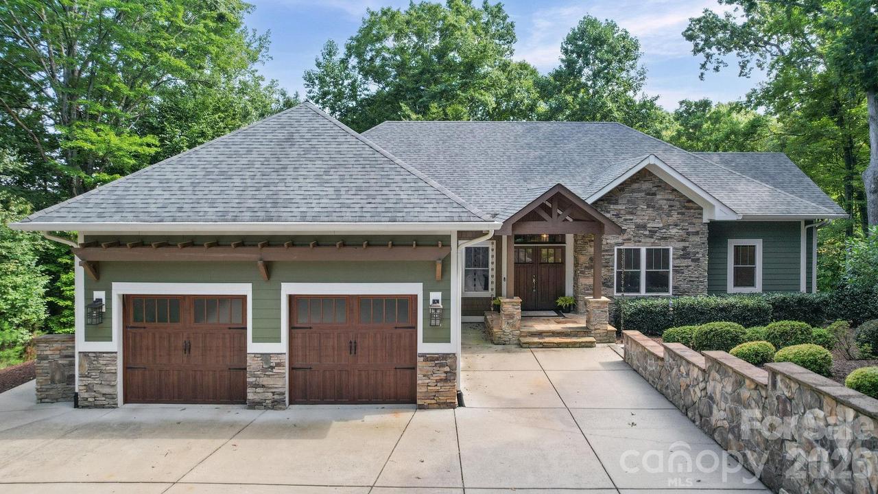 3033 Dodsworth Dr., Cramerton, NC 28032