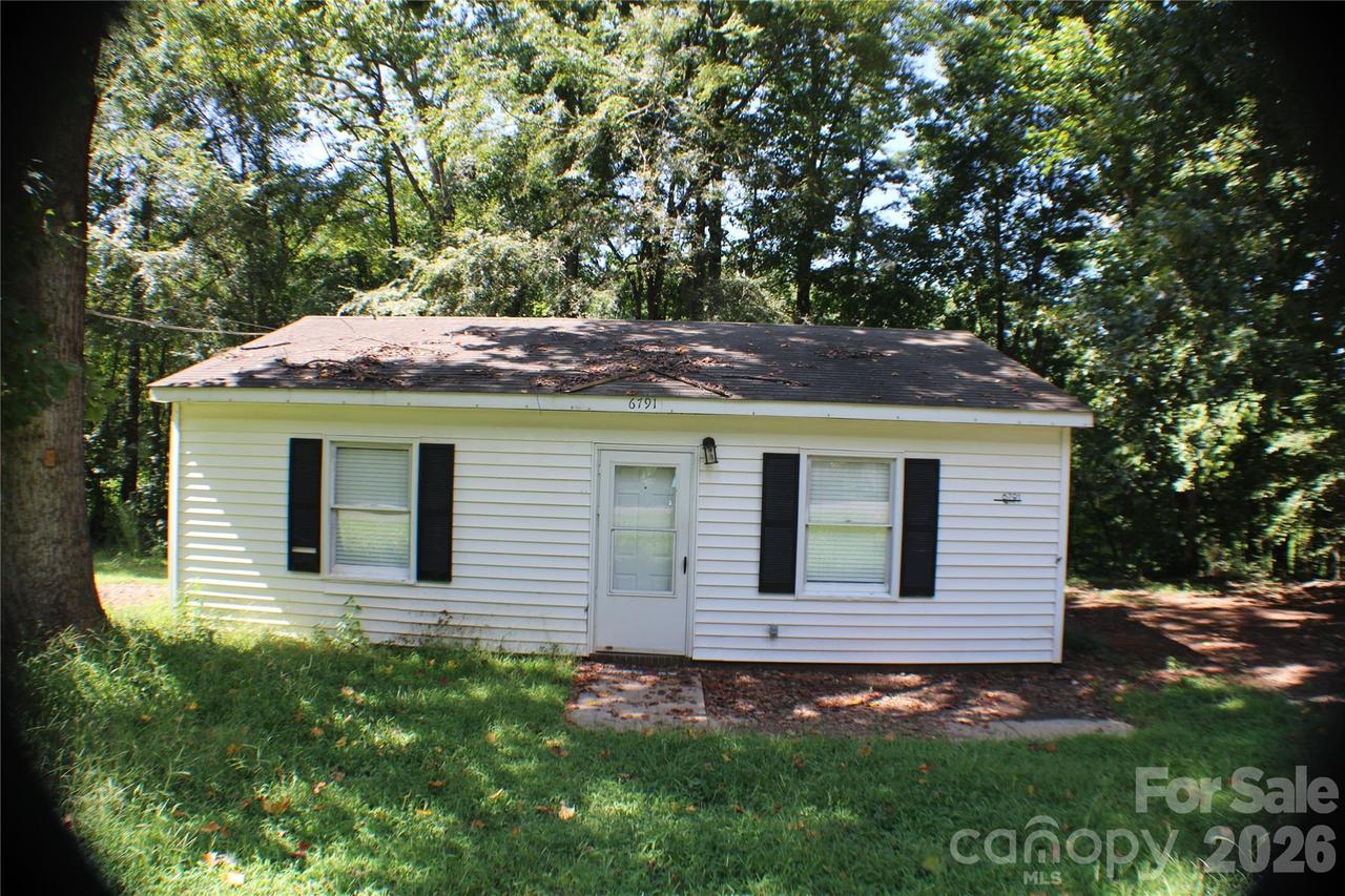 6791 Glover Ln., Stanley, NC 28164