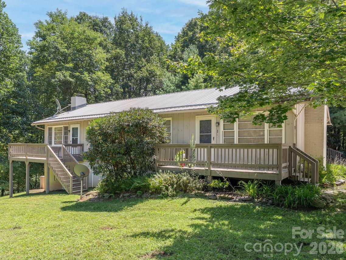 71 Harvey Osteen Rd., Zirconia, NC 28790