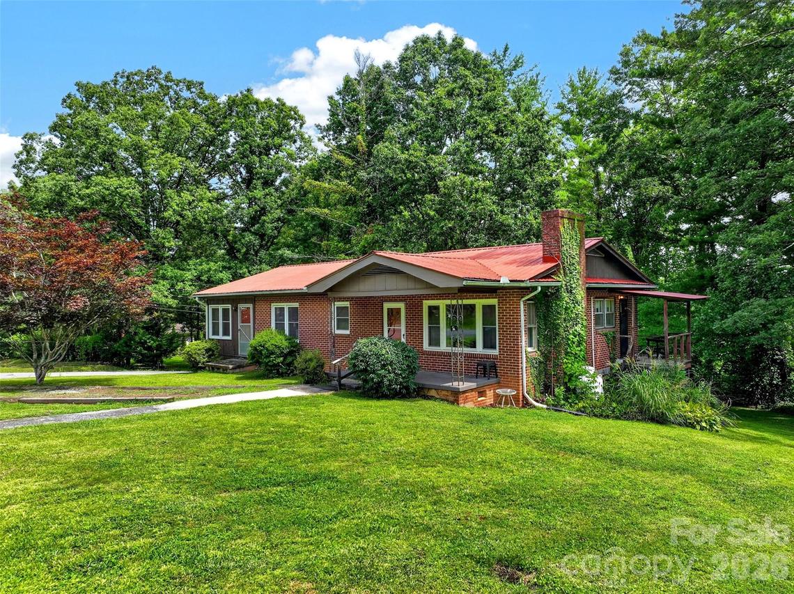 2 White Oak Rd., Arden, NC 28704