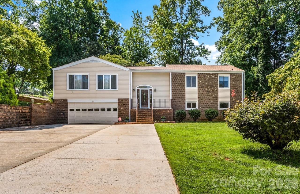 223 Vandyke St., Kernersville, NC 27284