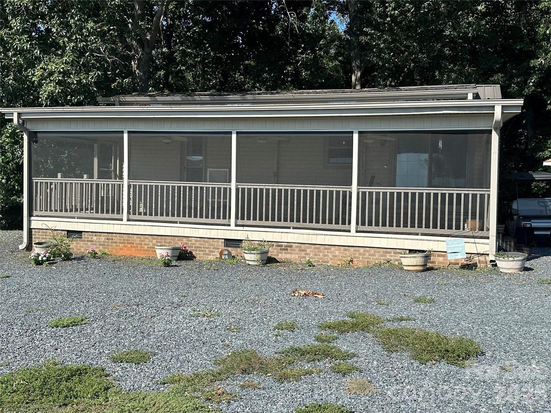 160 Grand View Dr., New London, NC 28127