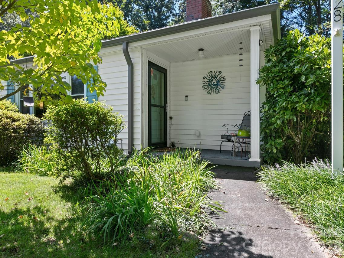 28 Arthur Rd., Asheville, NC 28806