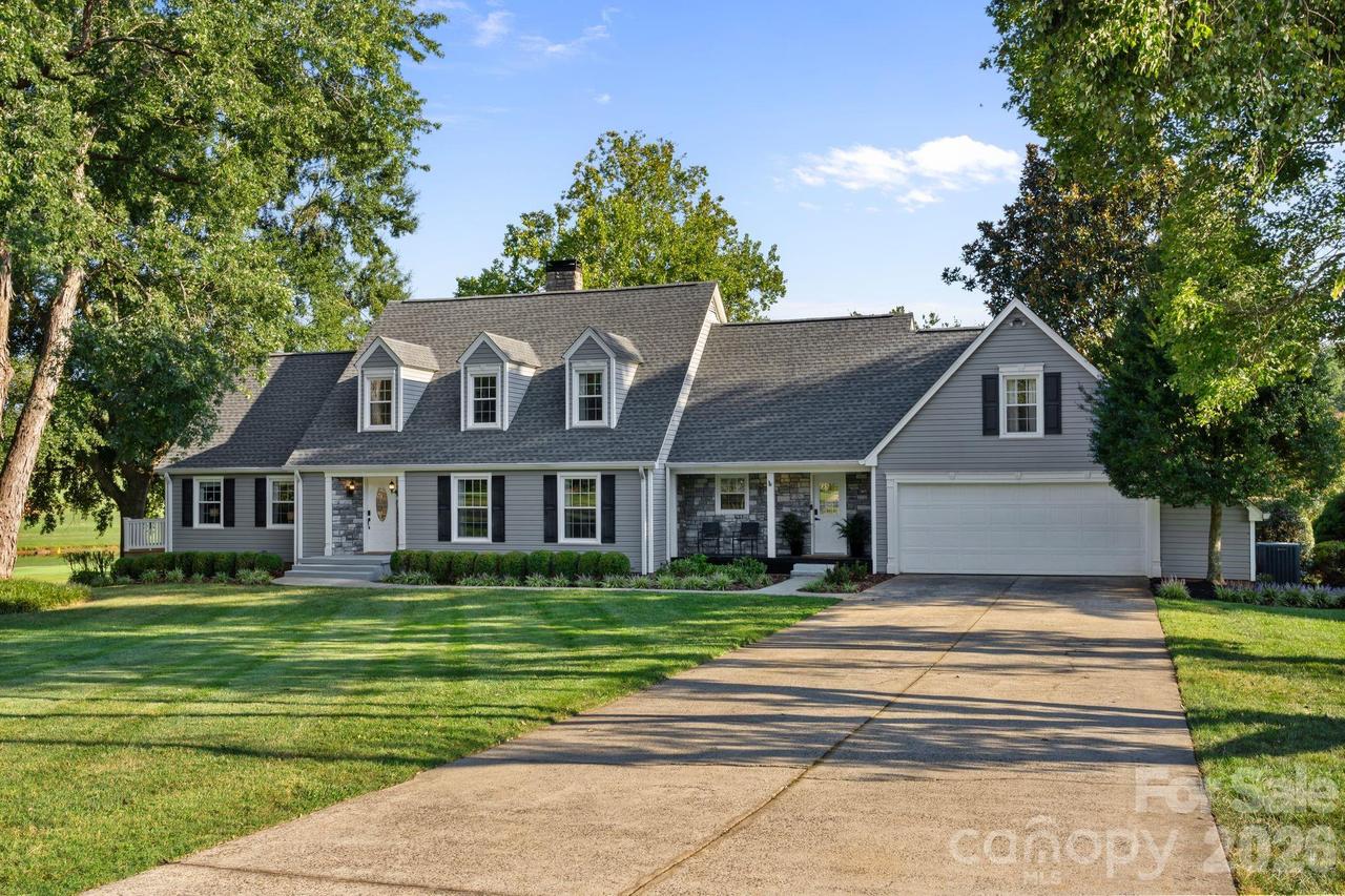 2593 Birdie Ln., Conover, NC 28613