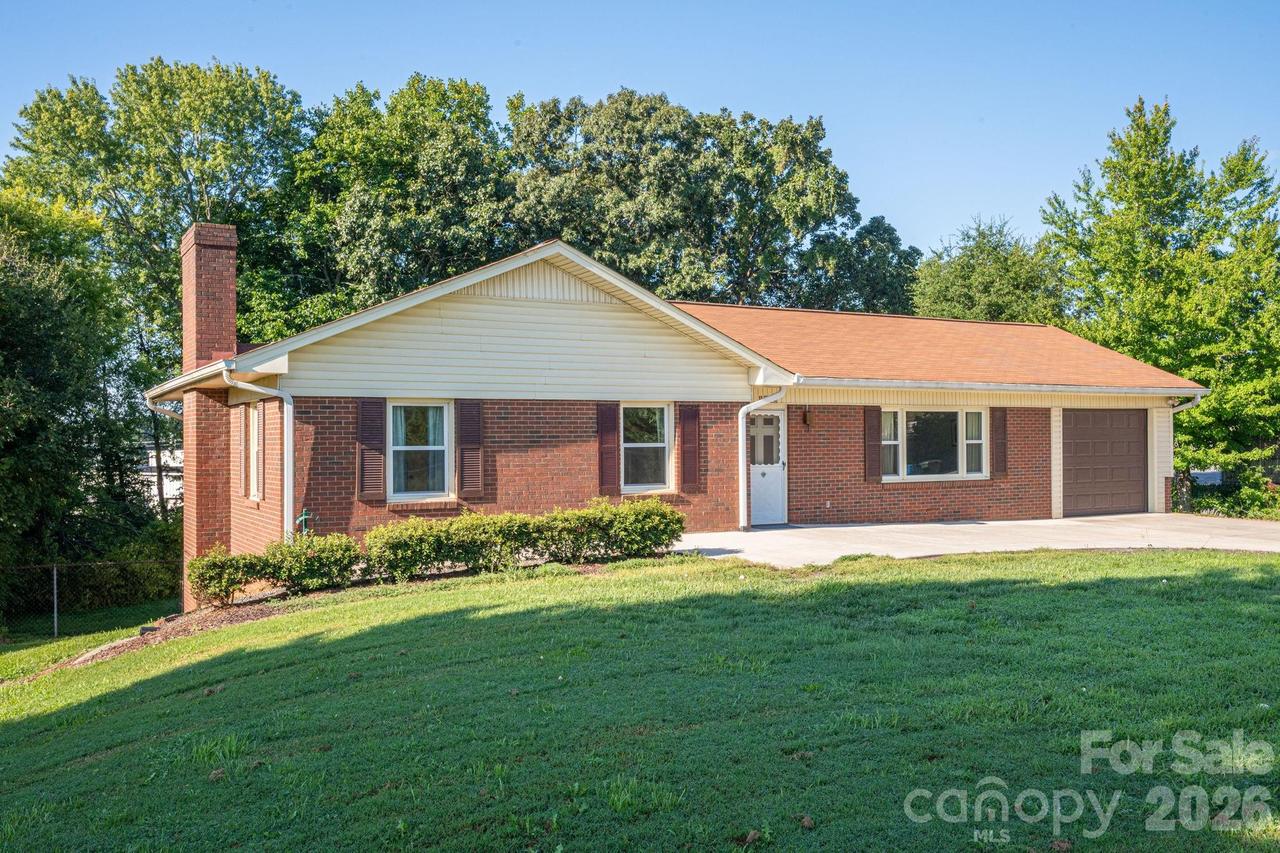 1306 11th Ave., Hickory, NC 28602
