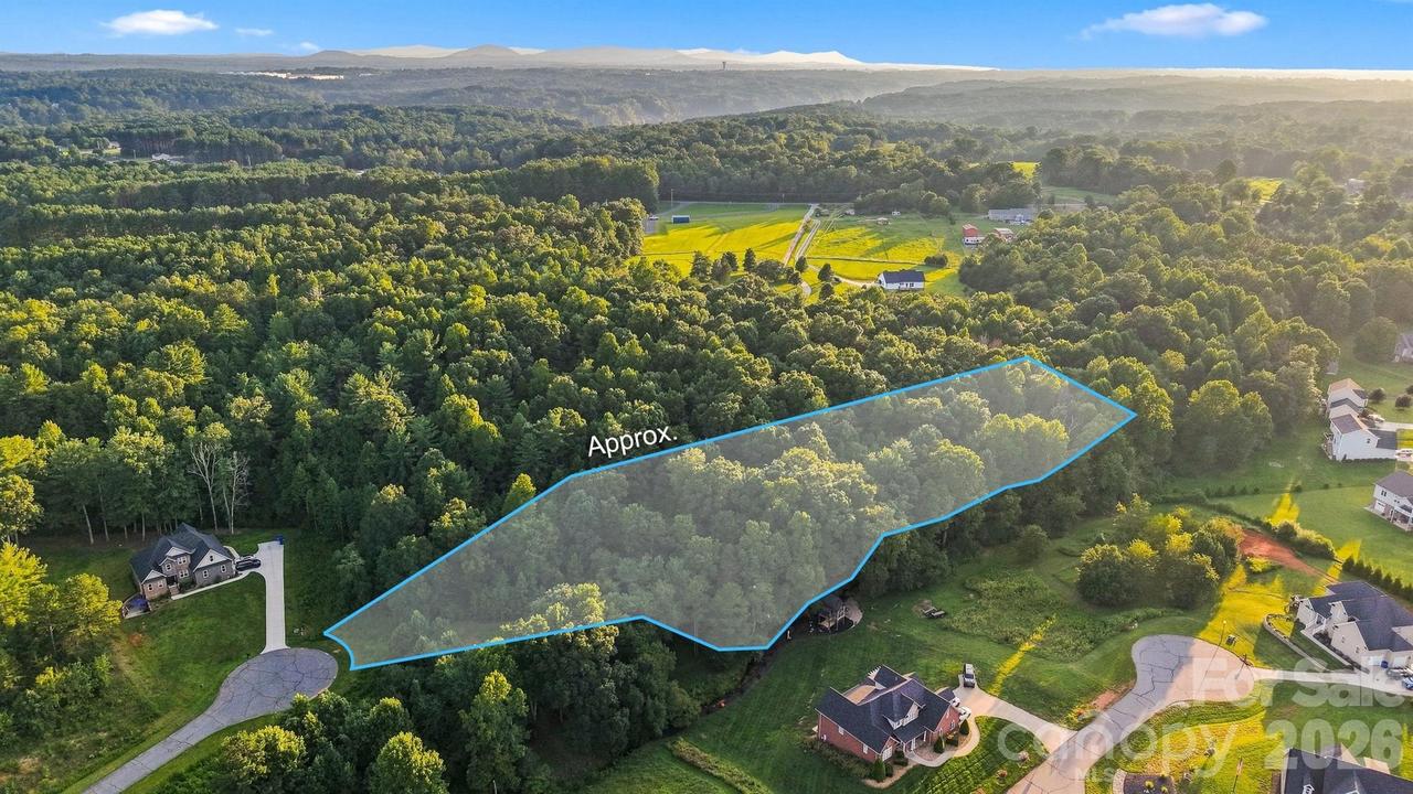 5940 Vintage Ct. #14 & 15, Granite Falls, NC 28630