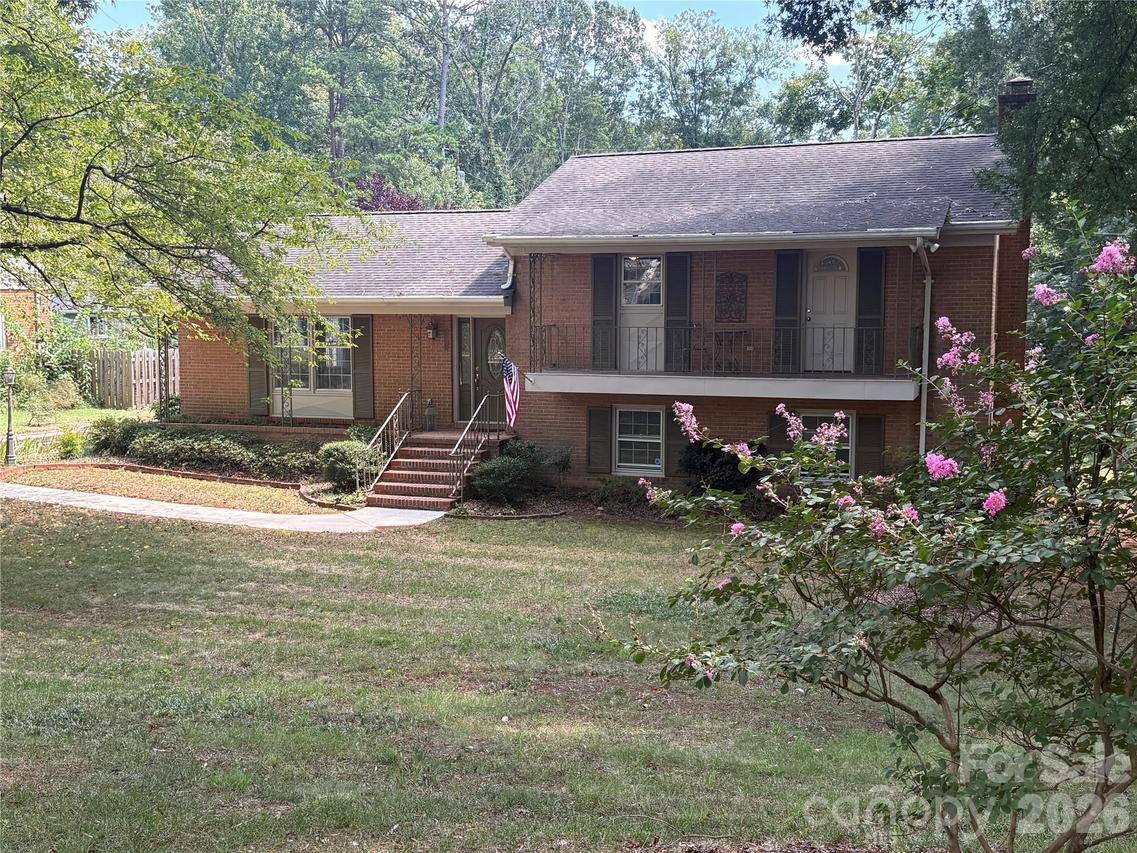 1215 Brockton Ln., Charlotte, NC 28226
