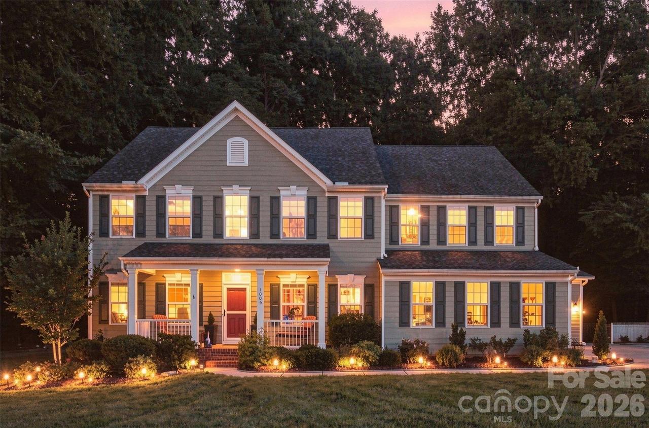 1009 Brookmeade Dr., Waxhaw, NC 28173